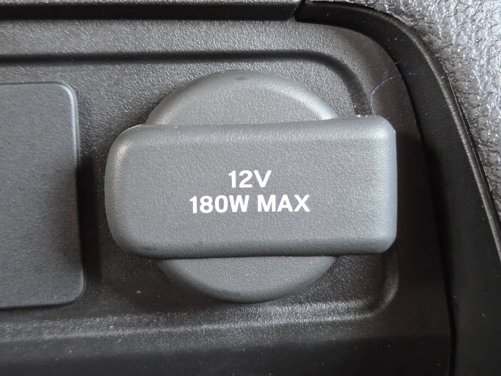 Used 2023 Honda Pilot Sport image 7