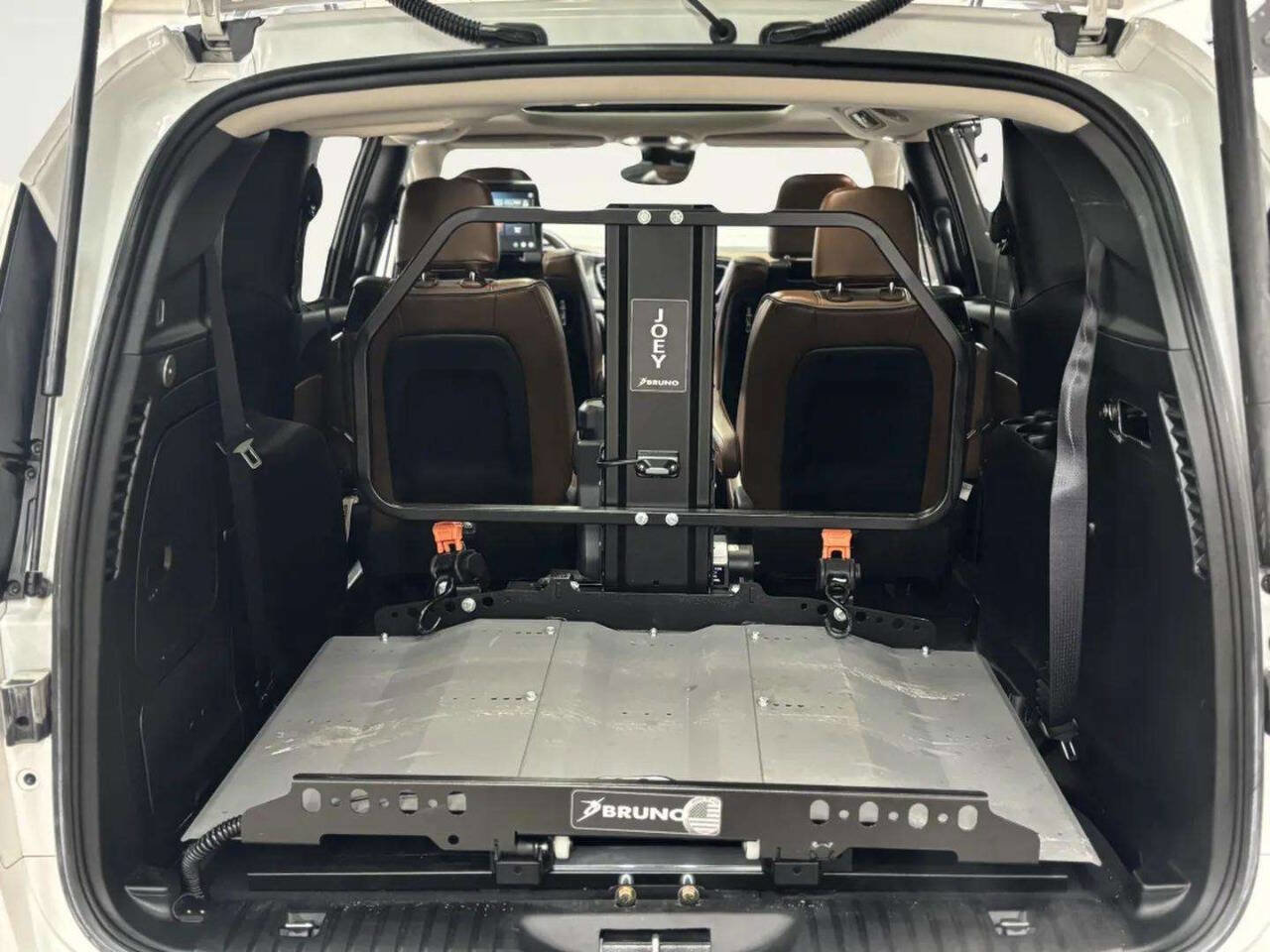 Used 2017 Chrysler Pacifica Limited image 30