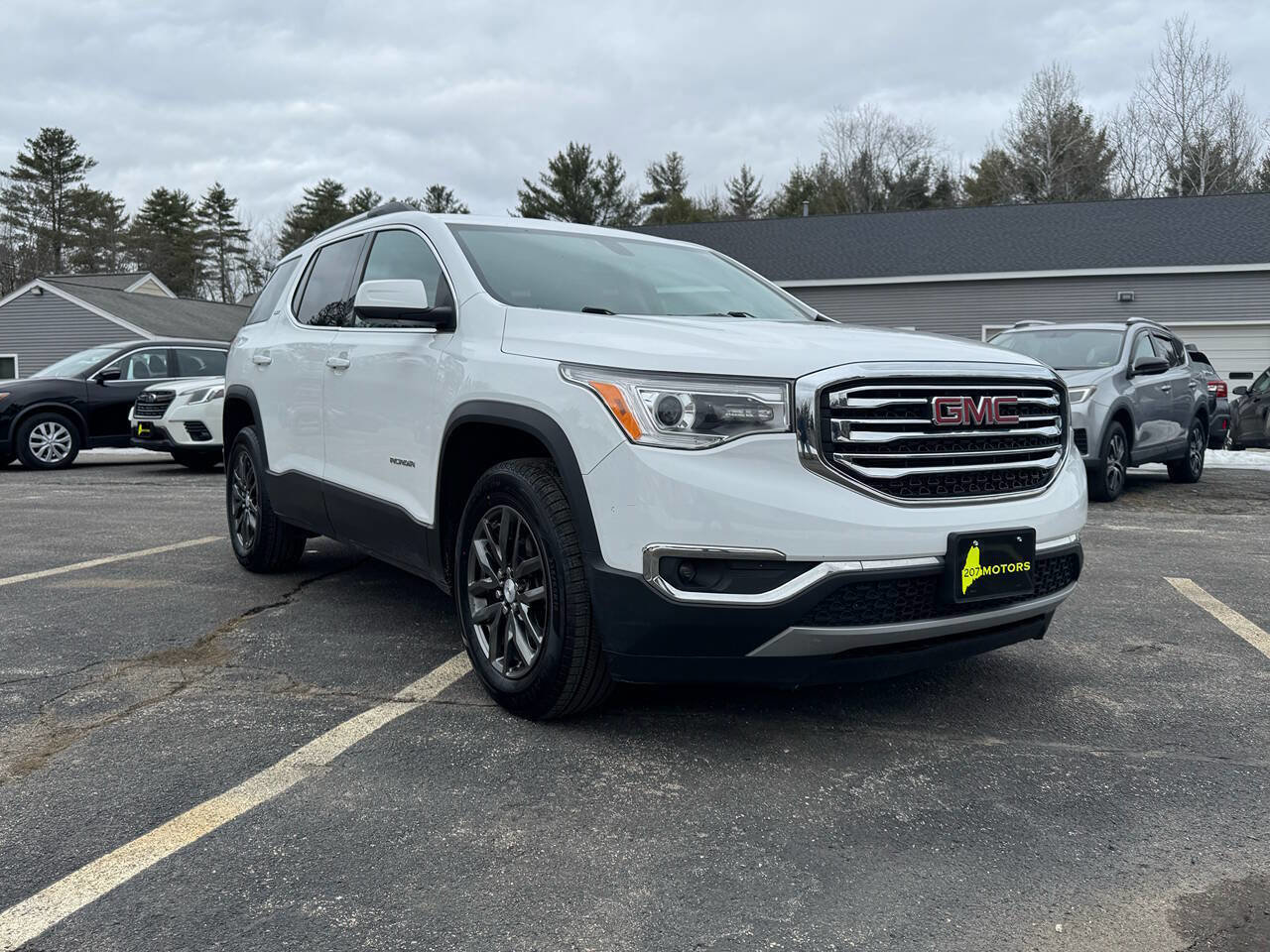 Used 2018 GMC Acadia SLT AWD/4WD image 2
