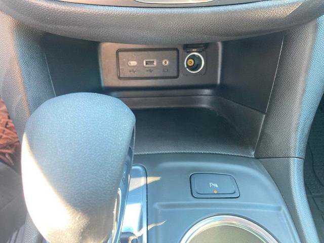 Certified 2024 Chevrolet Equinox LT w/ LPO, Floor Liner Package FWD image 31