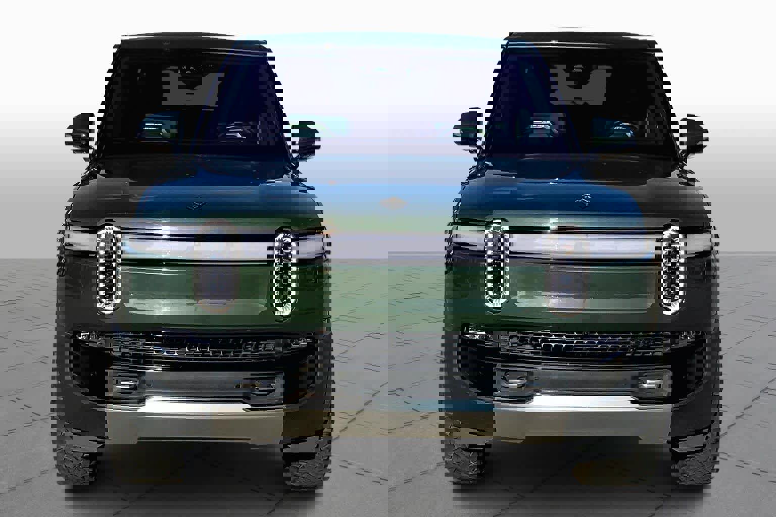 Used 2022 Rivian R1T Adventure image 3