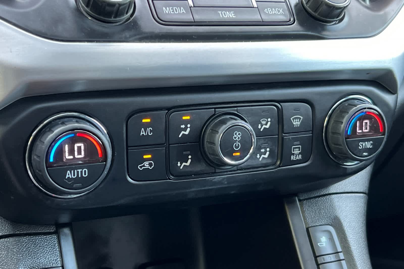 Used 2019 GMC Acadia SLT w/ Black Edition AWD/4WD image 24