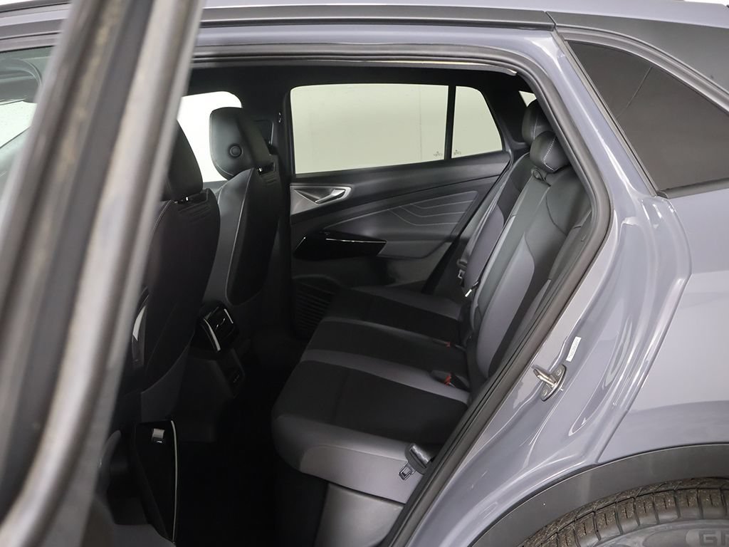 Used 2023 Volkswagen ID.4 S RWD image 32