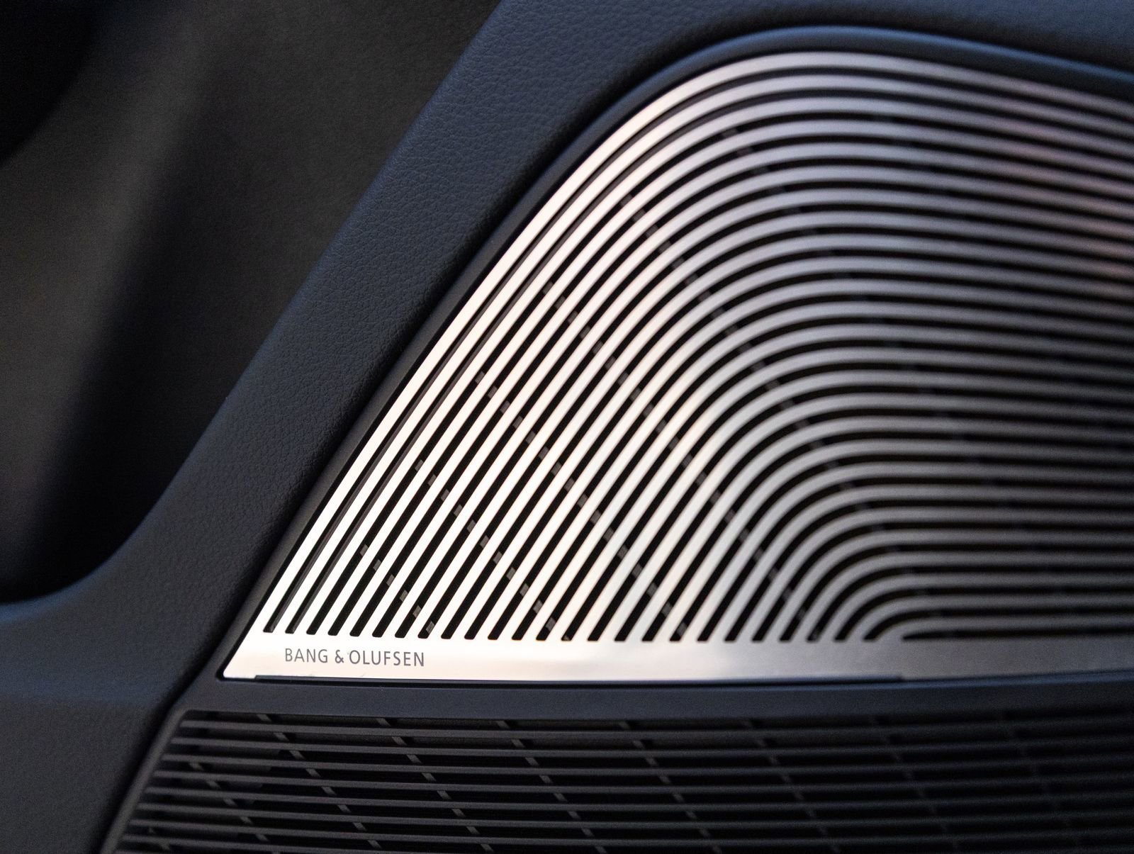 Used 2025 Audi RS Q8 performance w/ Matte Carbon Package image 20