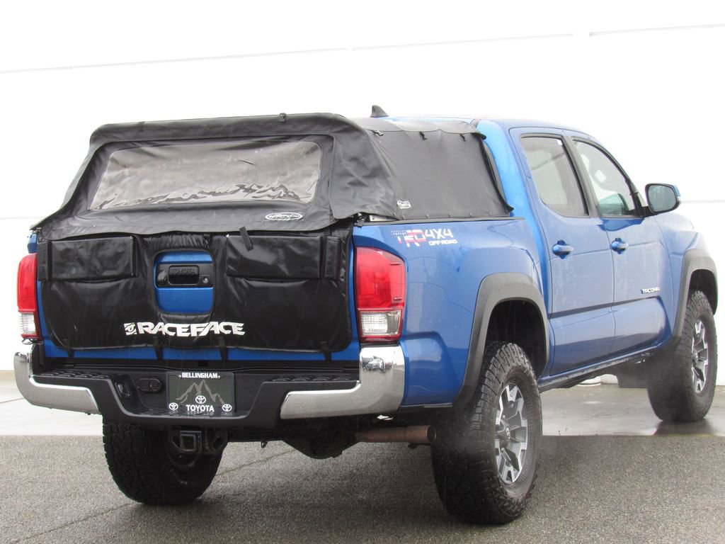 Used 2016 Toyota Tacoma TRD Off-Road AWD/4WD image 6