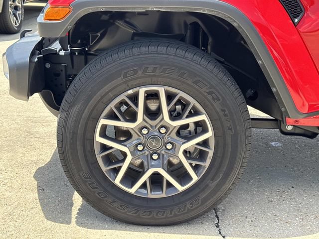 Used 2025 Jeep Wrangler Unlimited Sahara AWD/4WD image 6