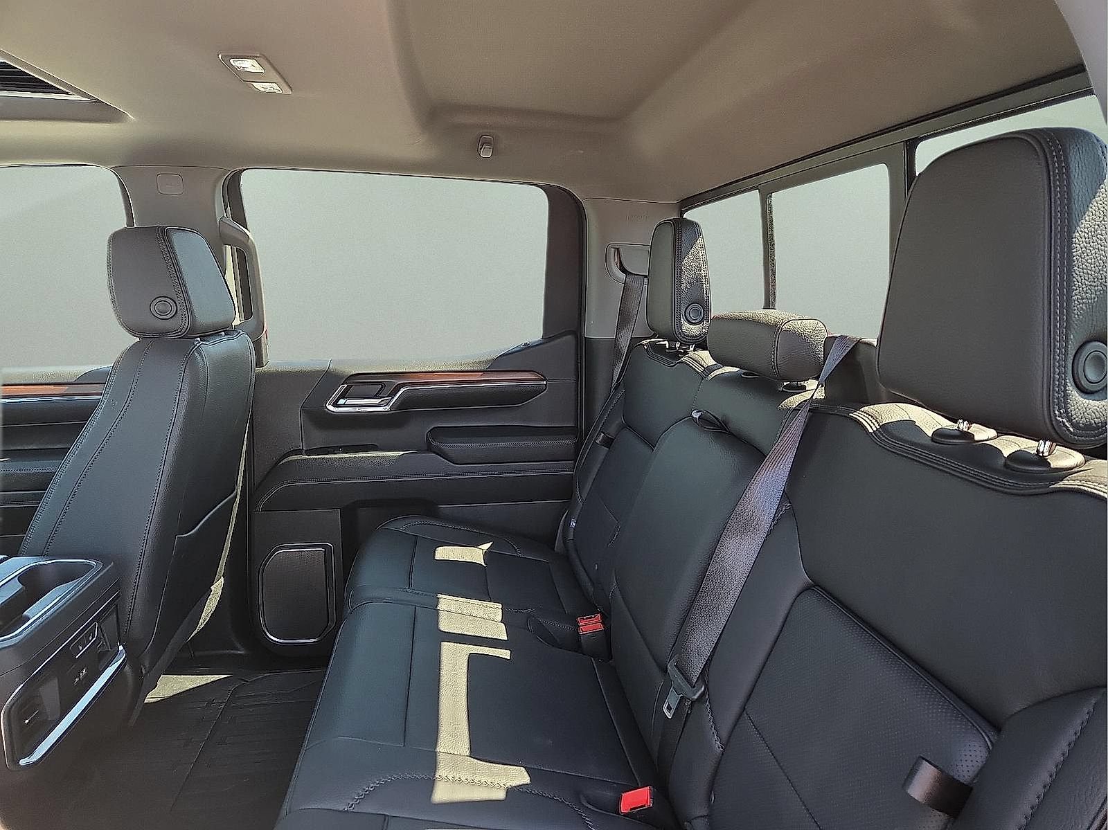 Used 2024 GMC Sierra 1500 Denali w/ Technology Package AWD/4WD image 19