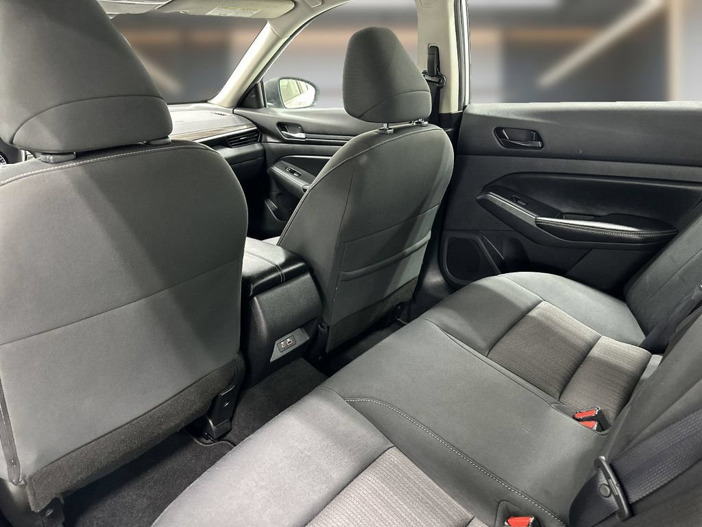 Used 2024 Nissan Altima 2.5 SV FWD image 13