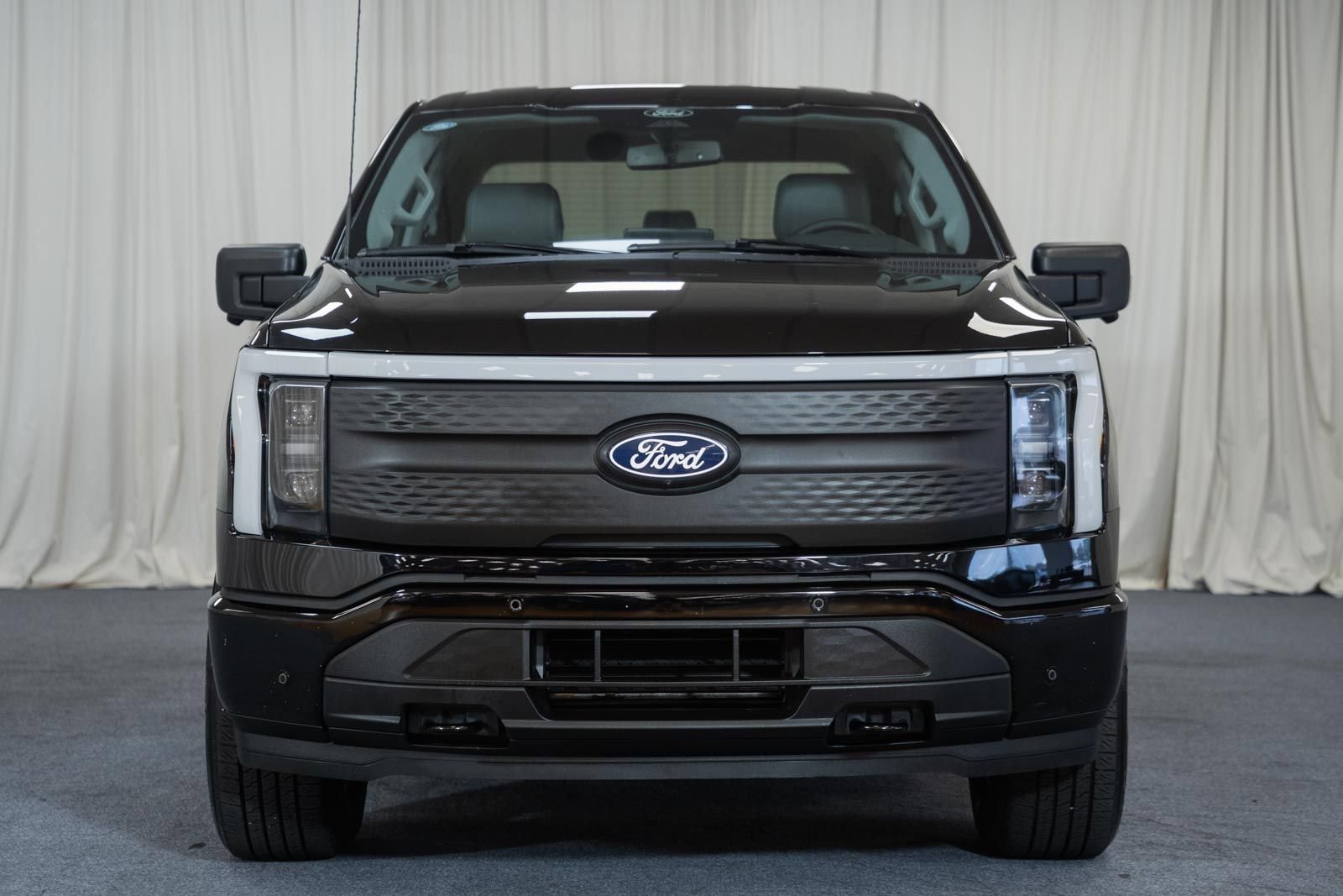 Used 2025 Ford F150 Lightning Flash AWD/4WD image 2