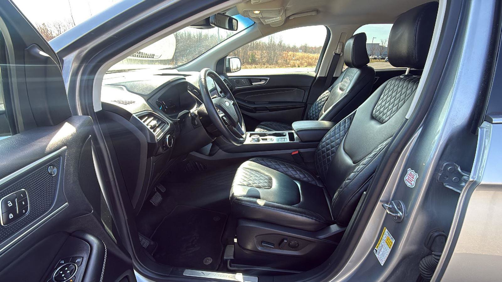 Used 2024 Ford Edge Titanium AWD/4WD image 24