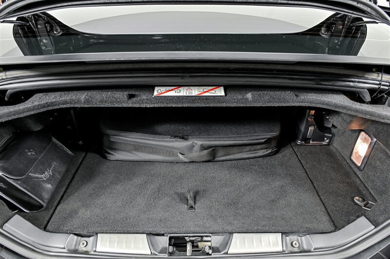 Used 2010 Ferrari California RWD image 12