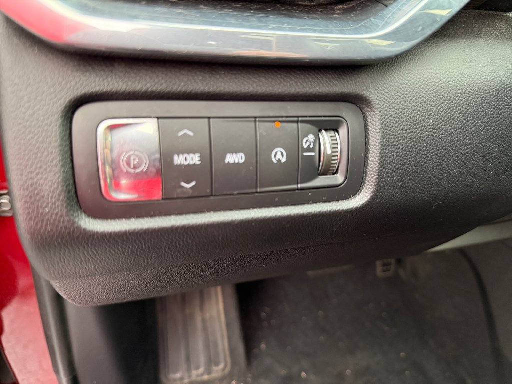 Used 2025 GMC Acadia Denali w/ LPO, Floor Liner Package AWD/4WD image 17