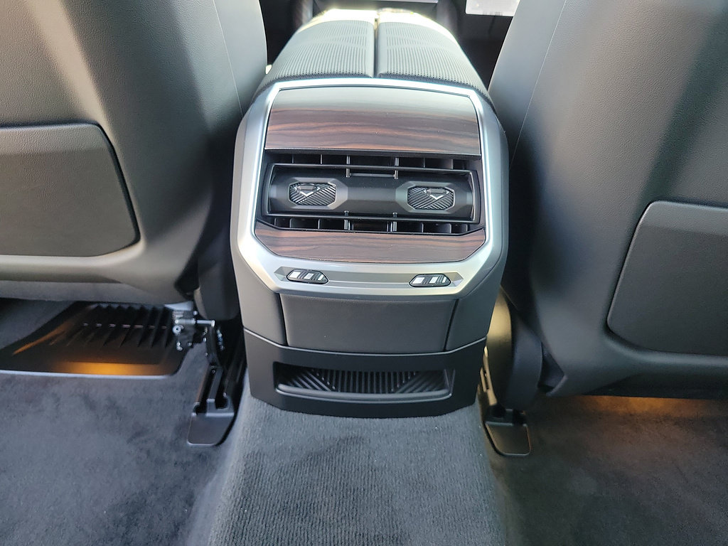 New 2026 BMW i7 M70 RWD image 13