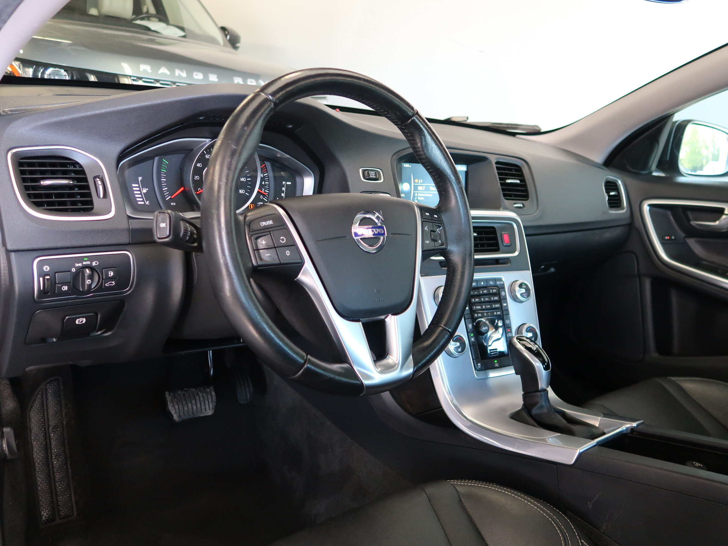 Used 2017 Volvo S60 T5 Dynamic FWD image 13
