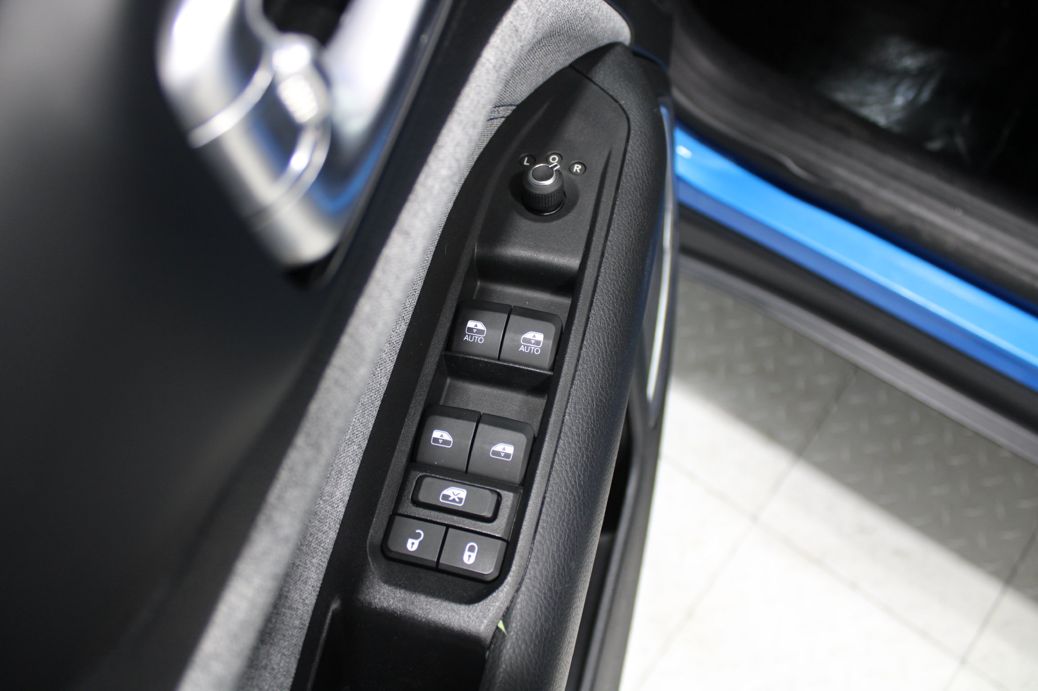 Used 2022 Jeep Compass Latitude w/ Sun and Sound Group FWD image 38