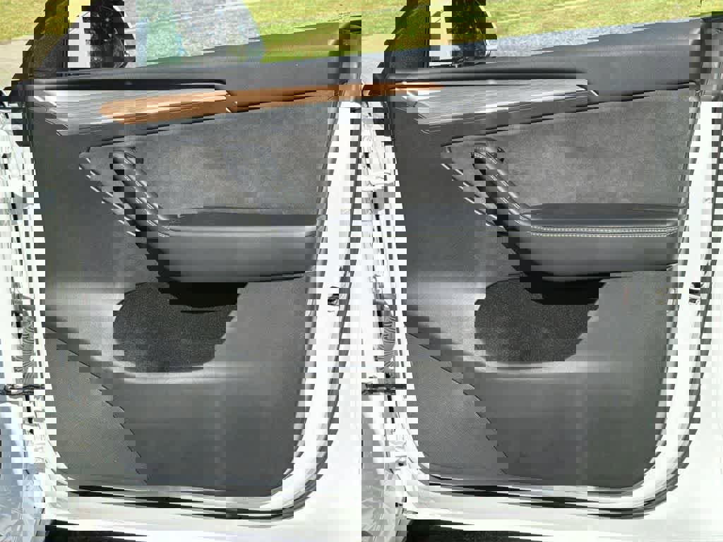 Used 2022 Tesla Model Y Long Range image 40