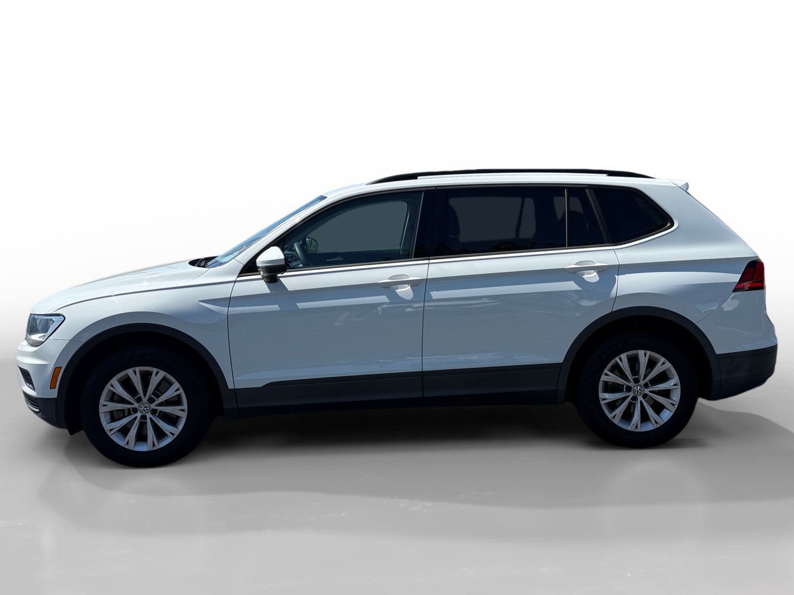 Used 2019 Volkswagen Tiguan S FWD image 2
