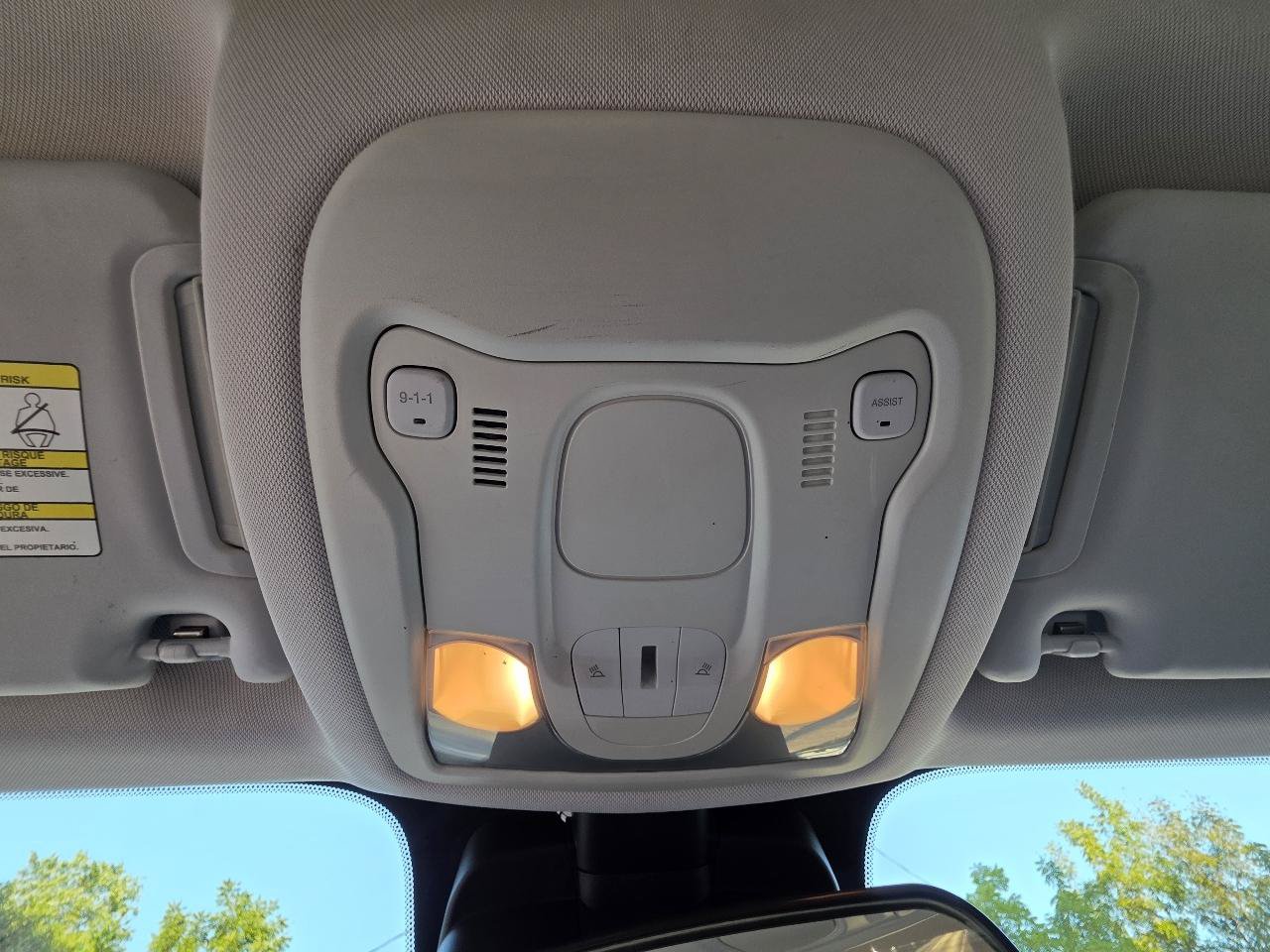 Used 2015 Jeep Renegade Latitude w/ Cold Weather Group AWD/4WD image 24