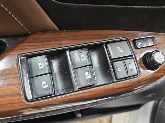 Used 2019 Toyota Sienna Limited Premium image 11