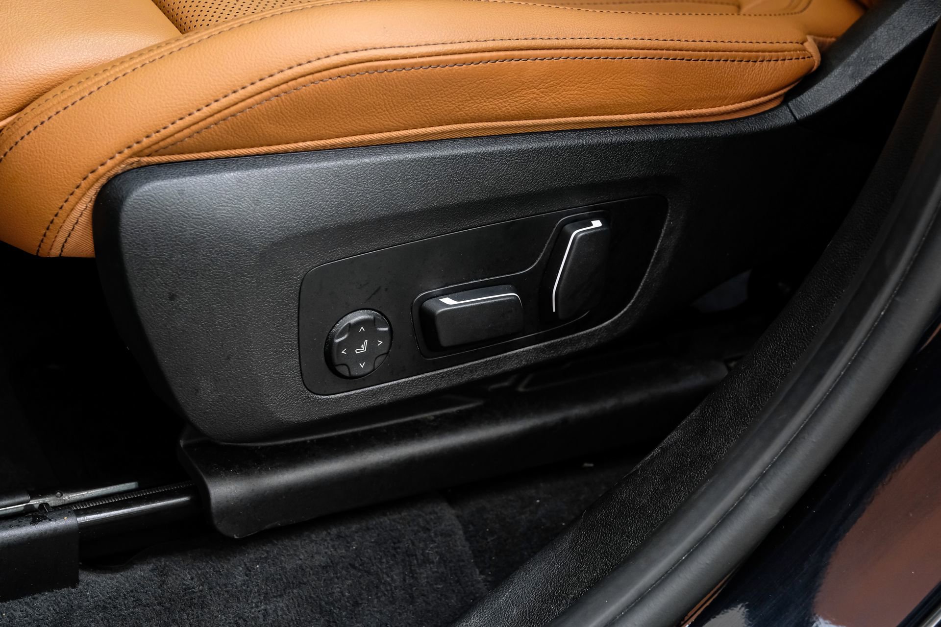 Used 2024 BMW X4 M40i image 35