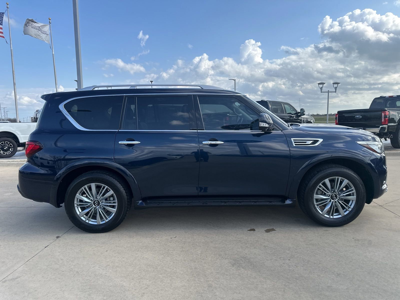 Used 2024 INFINITI QX80 Luxe image 7