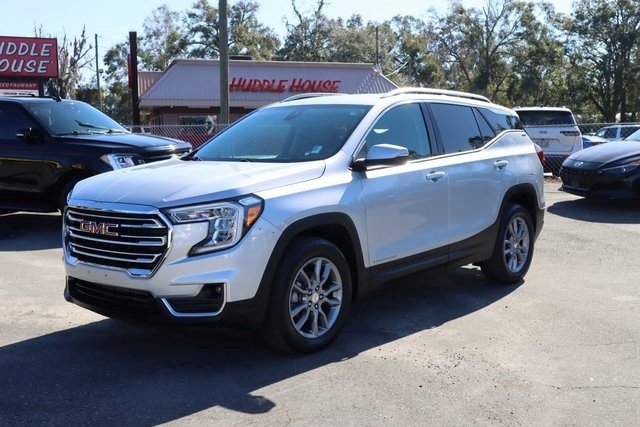 Certified 2022 GMC Terrain SLT image 3