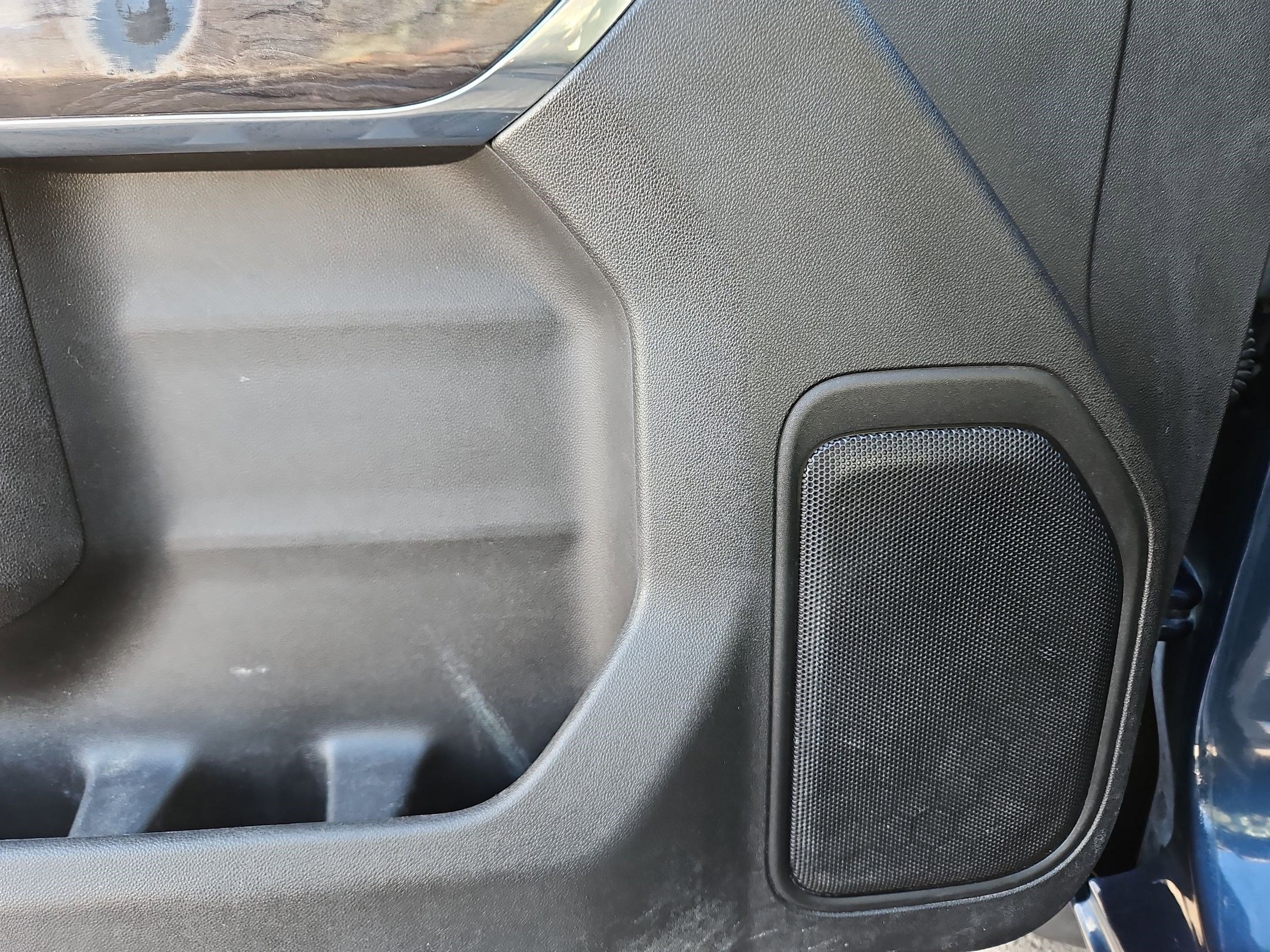 Used 2021 Chevrolet Silverado 2500 LTZ w/ Z71 Off-Road Package AWD/4WD image 13