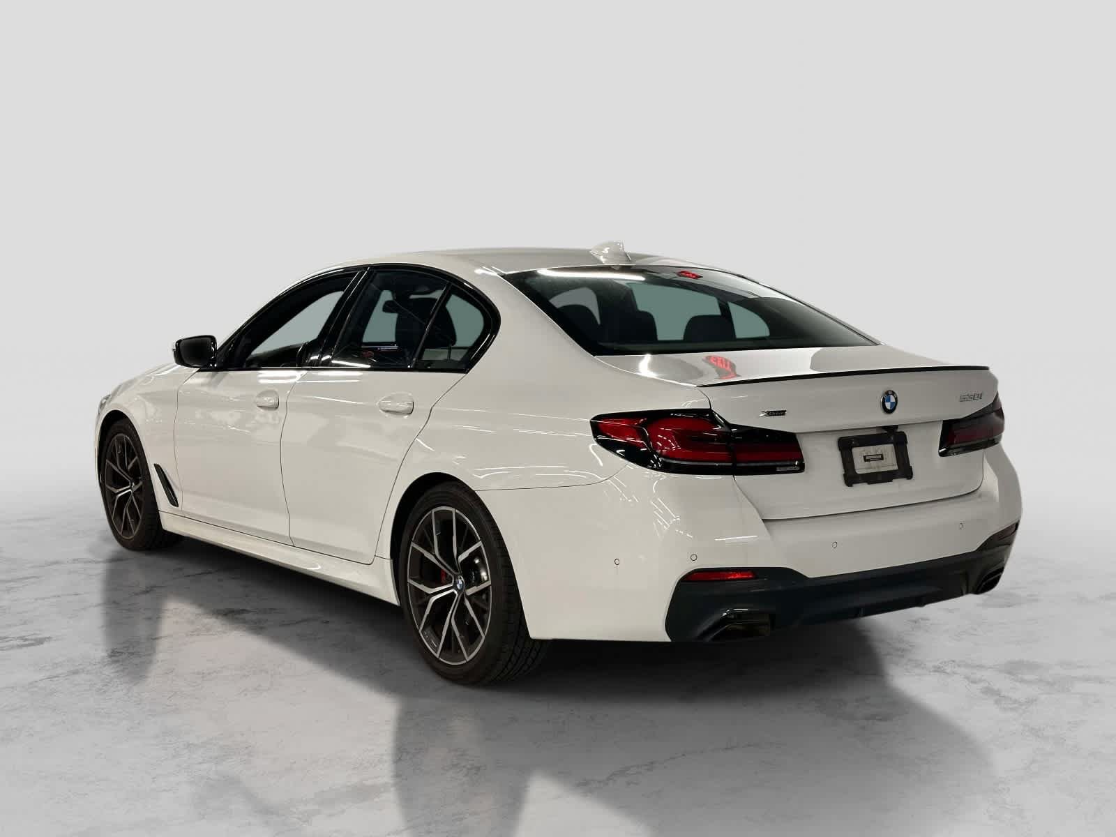 Used 2023 BMW 530i xDrive w/ M Sport Package AWD/4WD image 3
