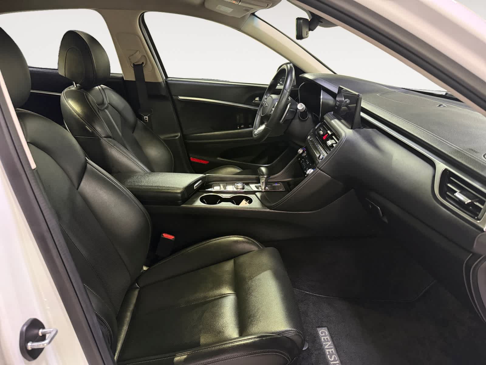 Used 2025 Genesis G70 2.5T RWD image 22