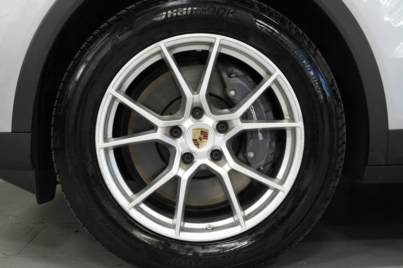 Certified 2025 Porsche Cayenne AWD/4WD image 9