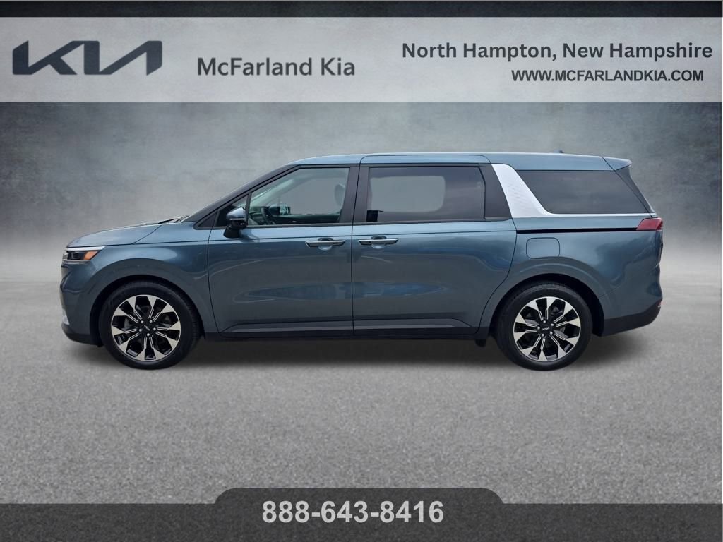 Used 2023 Kia Carnival EX image 4