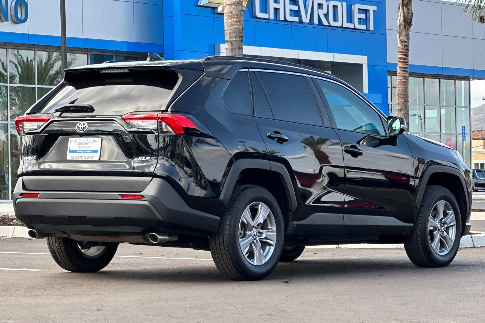 Used 2022 Toyota RAV4 XLE w/ Convenience Package image 4