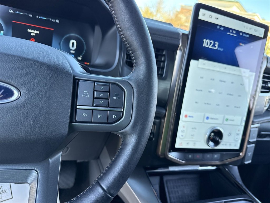 Used 2022 Ford F150 Lightning Lariat image 16