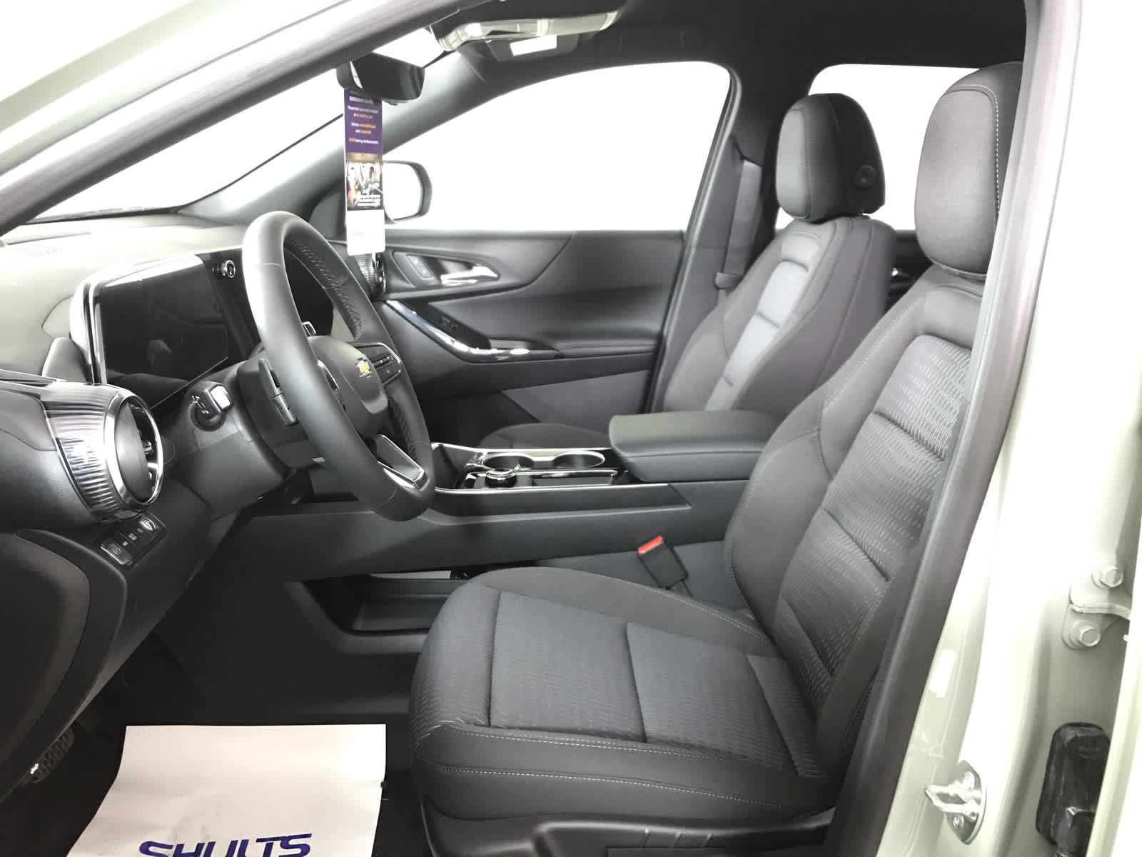 New 2026 Chevrolet Equinox LT image 9