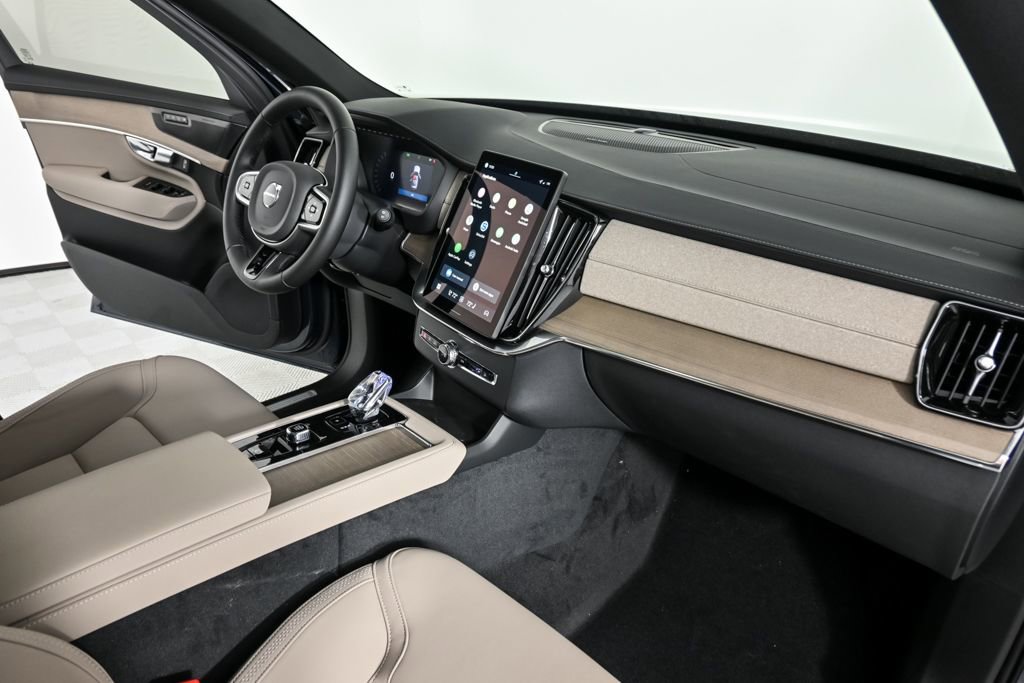 Used 2026 Volvo XC90 B6 Plus w/ Protection Package Premier image 27