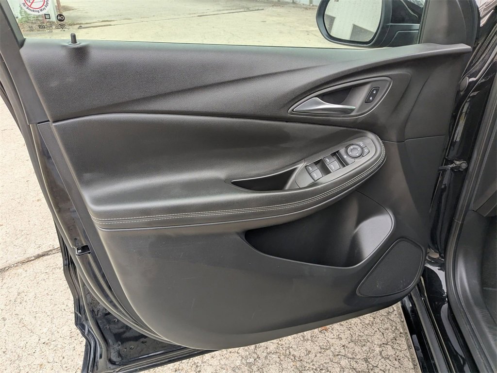 Used 2024 Buick Encore GX Sport Touring image 11