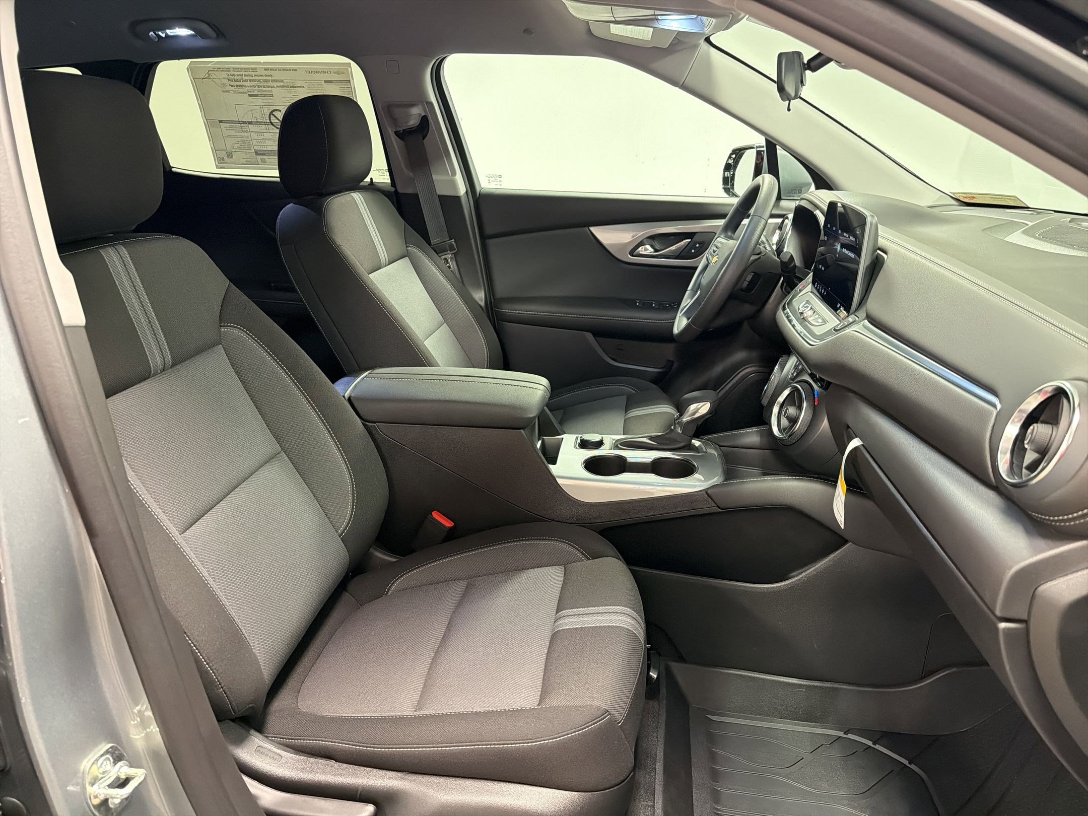 New 2026 Chevrolet Blazer LT w/ LPO, Floor Liner Package FWD image 31