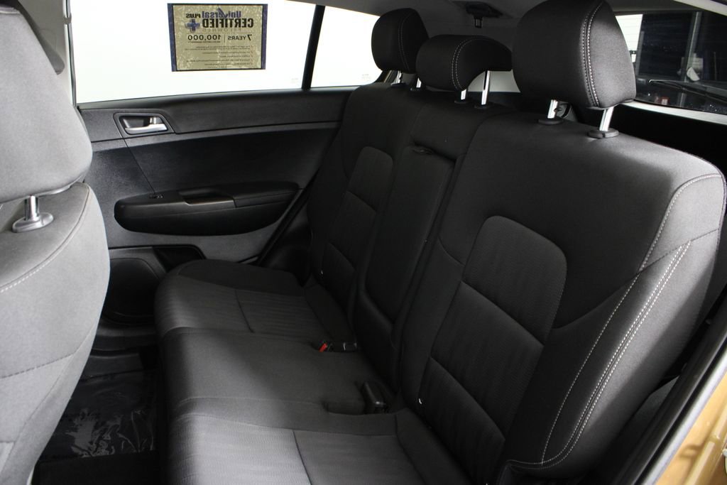 Used 2020 Kia Sportage LX image 17