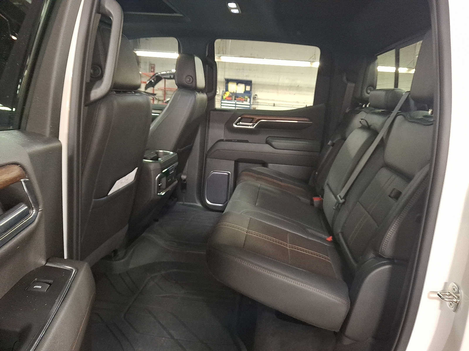 Used 2023 Chevrolet Silverado 1500 High Country w/ High Country Premium Package AWD/4WD image 10