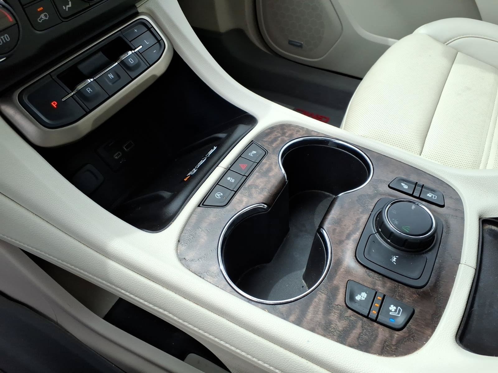 Used 2021 GMC Acadia Denali w/ Denali Technology Package FWD image 16