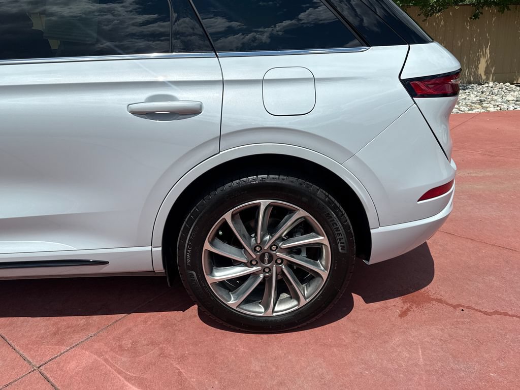 Certified 2025 Lincoln Corsair Grand Touring AWD/4WD image 38