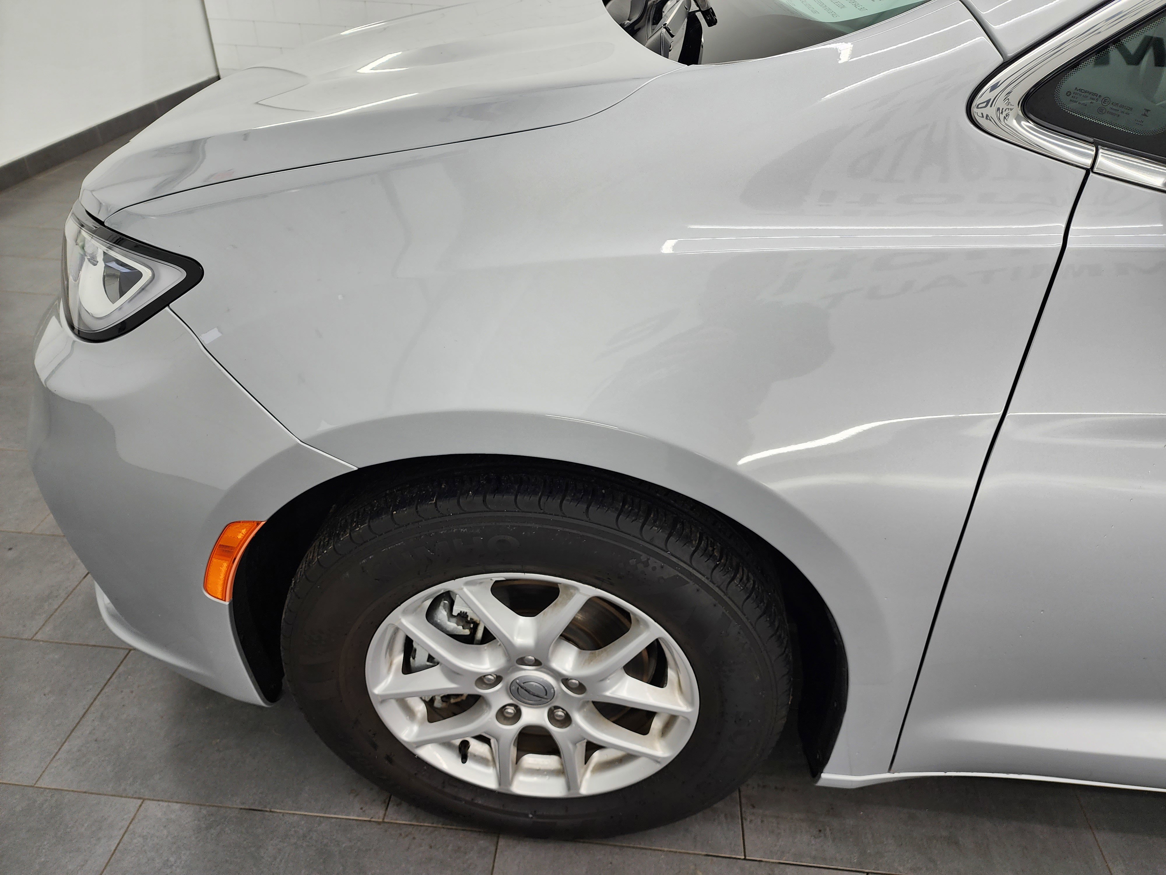 Used 2024 Chrysler Pacifica Touring-L image 33