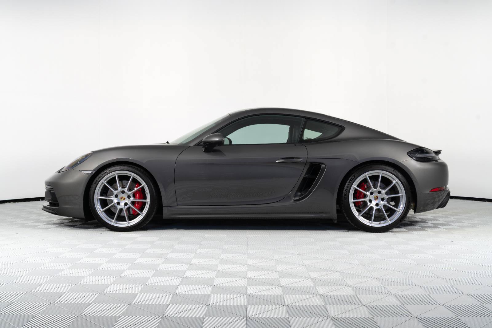 Used 2024 Porsche 718 Cayman GTS RWD image 15