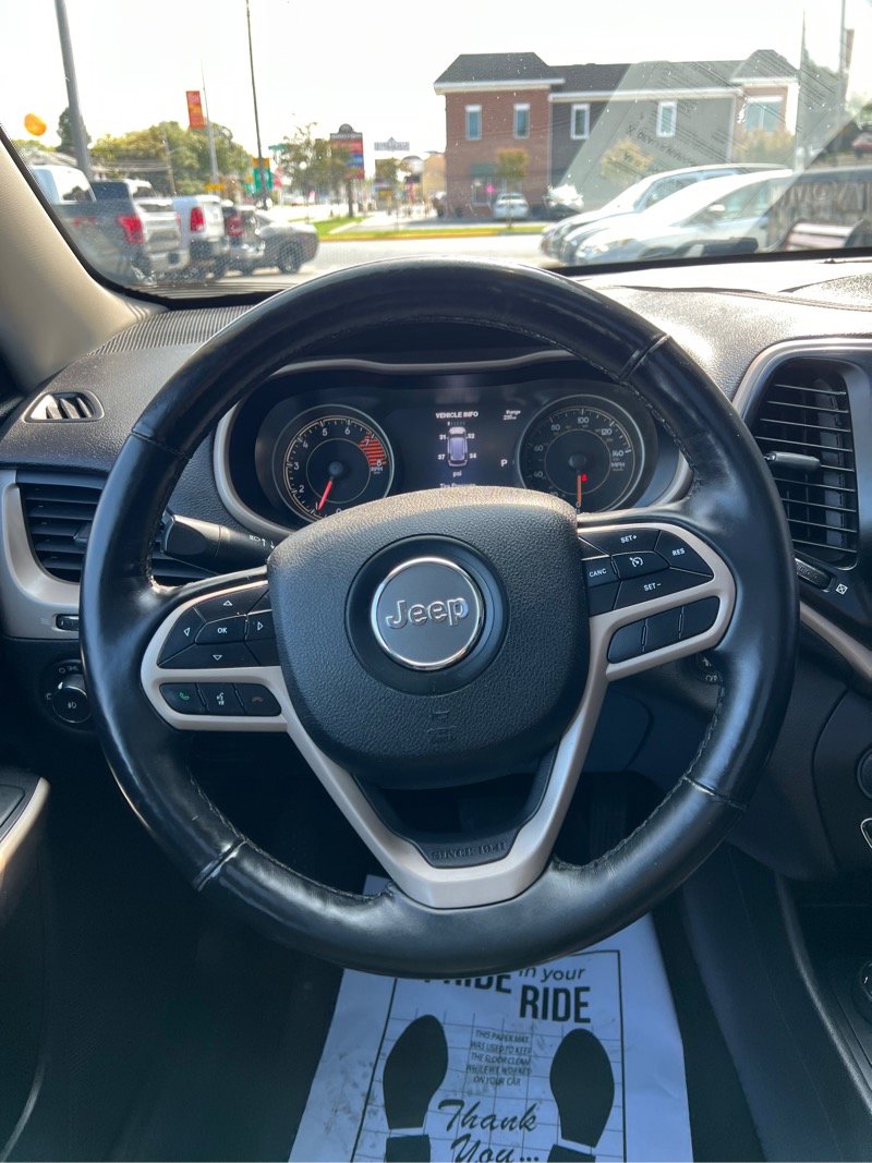 Used 2018 Jeep Cherokee Limited image 15
