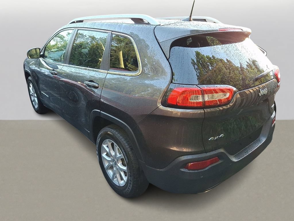 Used 2017 Jeep Cherokee Latitude w/ Comfort/Convenience Group AWD/4WD image 5