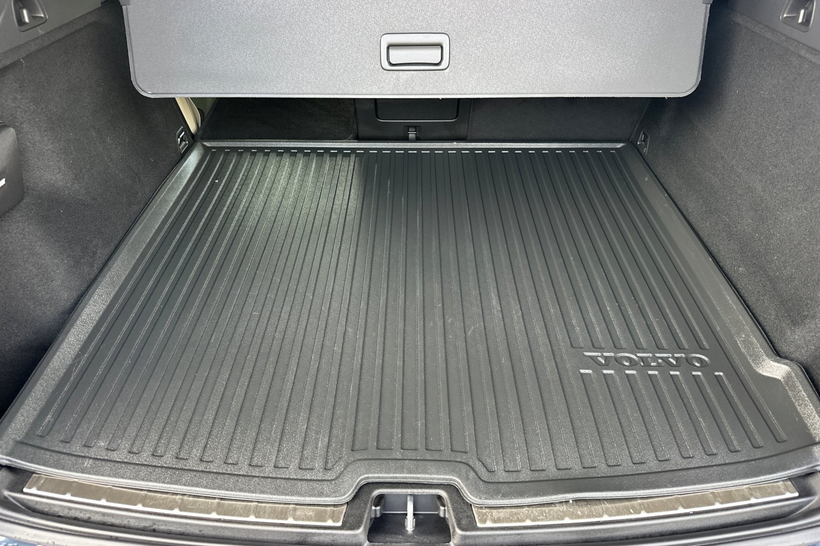Certified 2023 Volvo XC60 B5 Plus w/ Climate Package FWD image 17