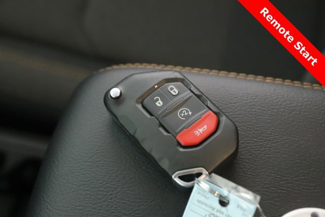 Used 2025 Jeep Wrangler Unlimited Sahara image 3