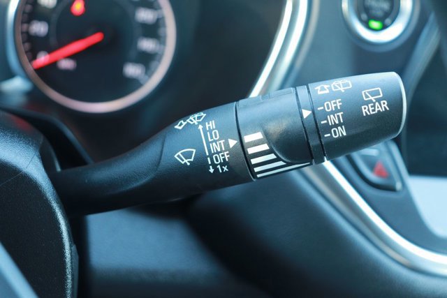 Used 2025 Chevrolet Blazer LT FWD image 25