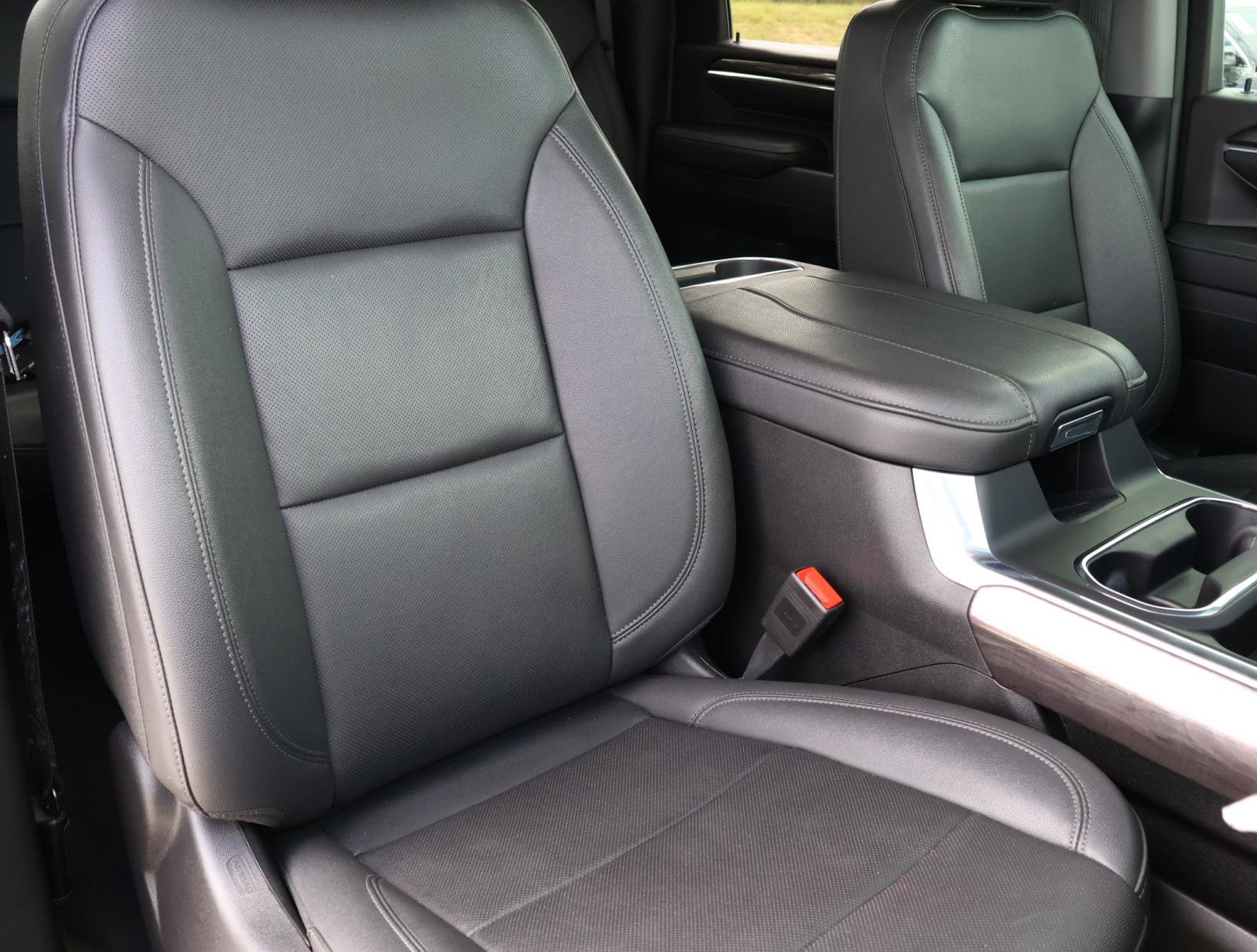 Used 2025 Chevrolet Silverado 3500 LTZ w/ LTZ Texas Edition image 19