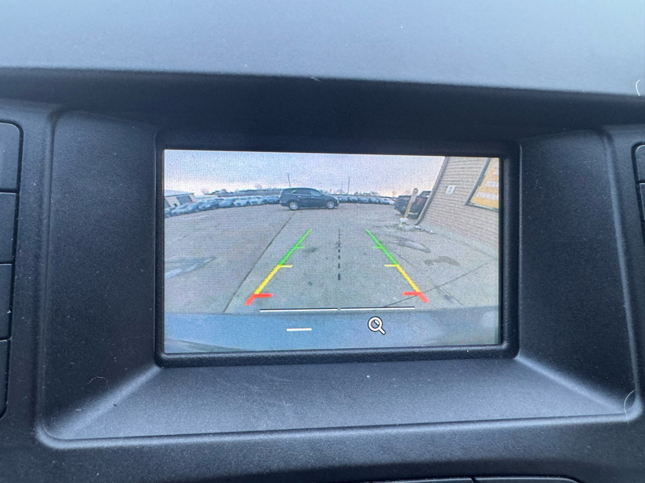 Used 2018 Ford Edge SE image 23